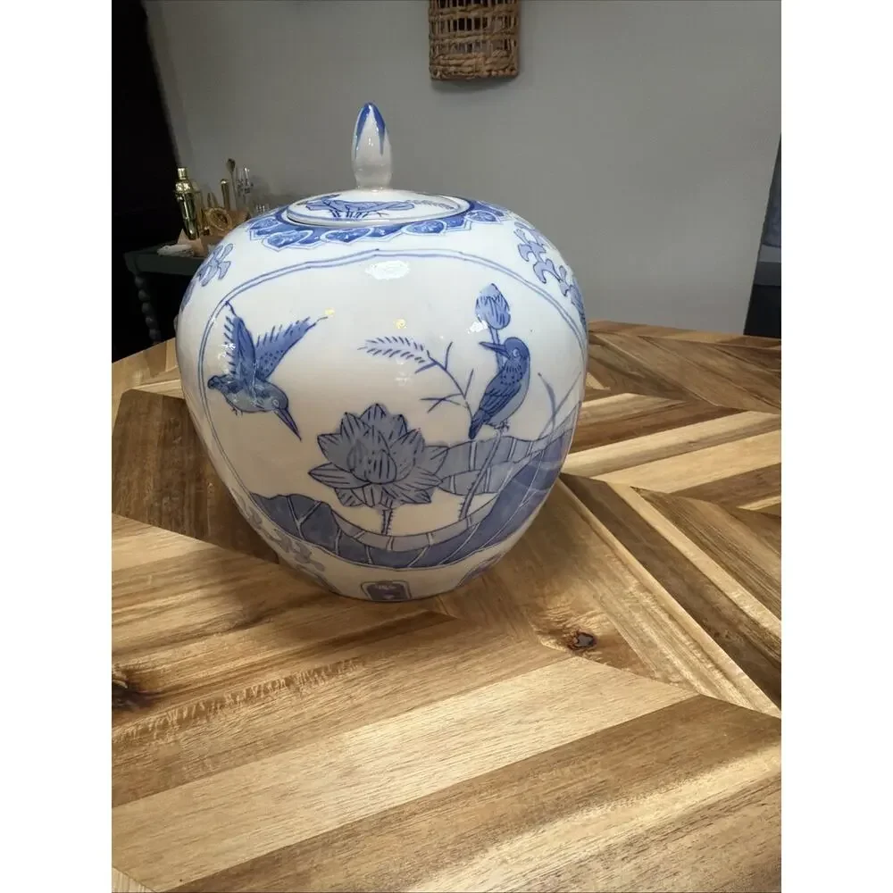 Beauty Blue & White Chinese Floral 10 in. Chinoiseries Ginger Jar w/ Lid Stamped